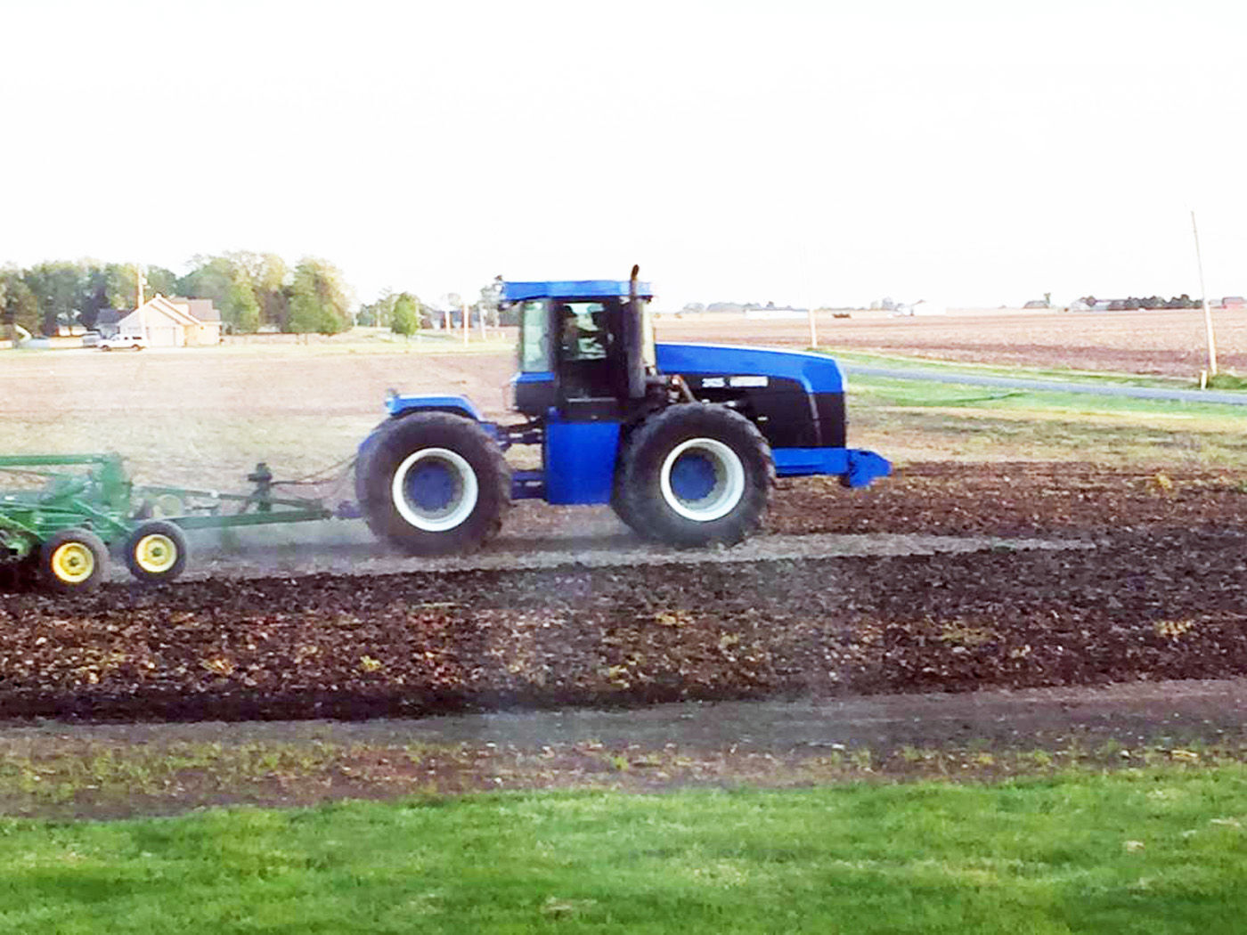 farm_tractor.jpg
